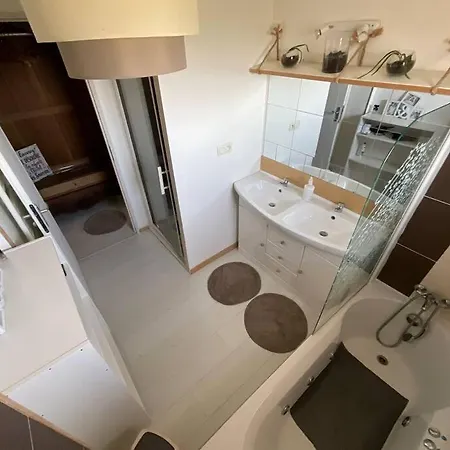 T2, Cl 3 Etoiles, 4 Lits, 4 Personnes Et 1enfant, Parking Et Terrasse Saint-Sever (Landes)