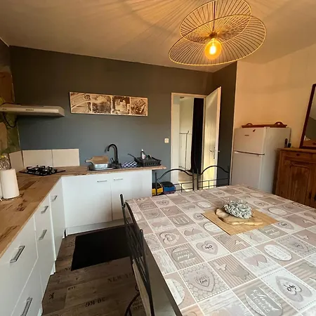 T2, Cl 3 Etoiles, 4 Lits, 4 Personnes Et 1enfant, Parking Et Terrasse Apartment Saint-Sever (Landes)