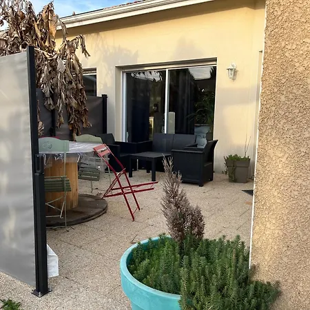 T2, Cl 3 Etoiles, 4 Lits, 4 Personnes Et 1enfant, Parking Et Terrasse *