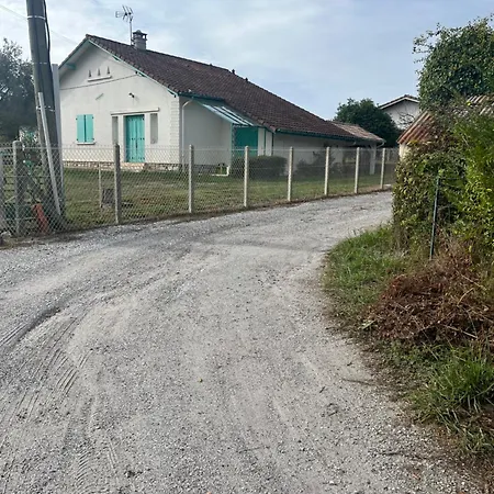Appartement T2, Cl 3 Etoiles, 4 Lits, 4 Personnes Et 1enfant, Parking Et Terrasse