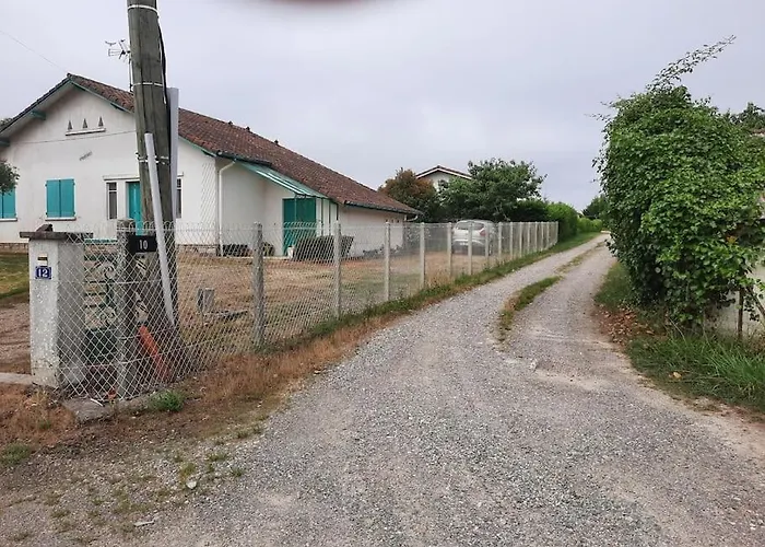 Апартаменты T2, Cl 3 Etoiles, 4 Lits, 4 Personnes Et 1enfant, Parking Et Terrasse *