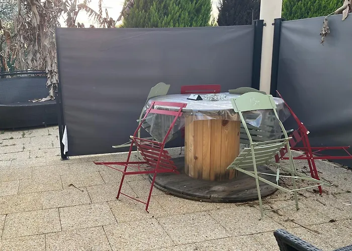 T2, Cl 3 Etoiles, 4 Lits, 4 Personnes Et 1enfant, Parking Et Terrasse *